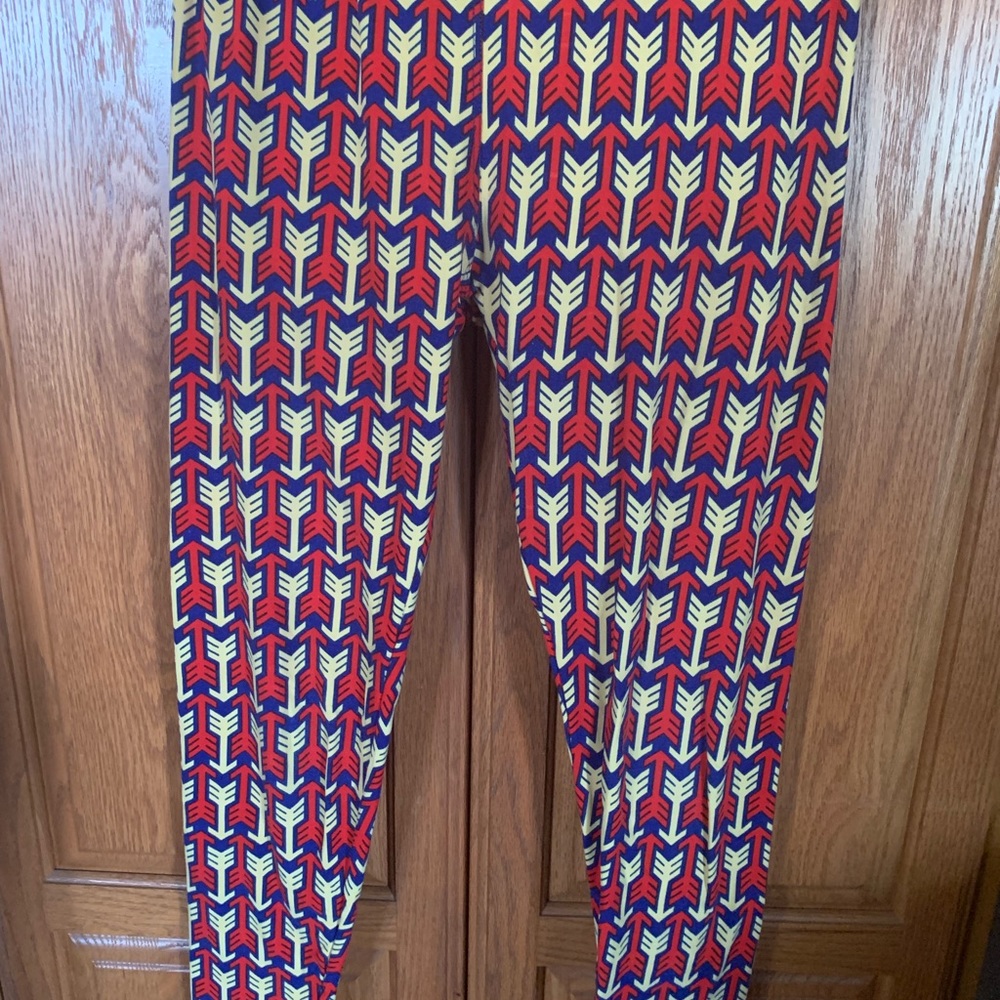 Lularoe arrow leggings os